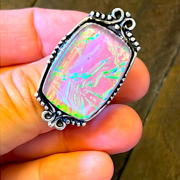 925 Triplet Australian opal Gorgeous! Ring size 9 pink - Picture 1 of 5